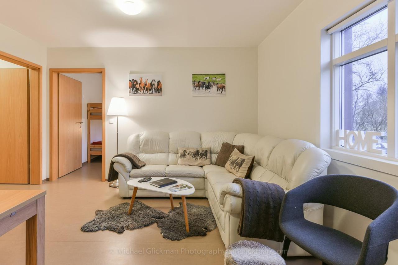 Sythra-Skoerthugil Guesthouse Varmahlid  Bagian luar foto