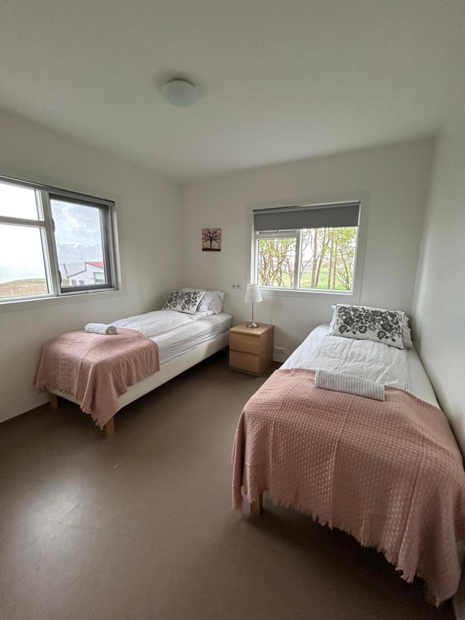 Sythra-Skoerthugil Guesthouse Varmahlid  Bagian luar foto