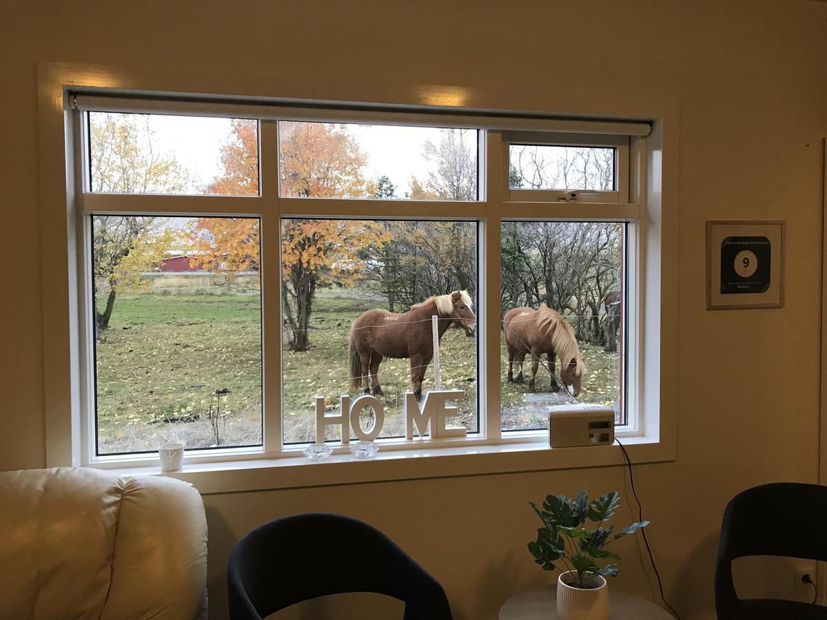 Sythra-Skoerthugil Guesthouse Varmahlid  Bagian luar foto
